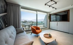 Beach Side-Kings Luxury Sea View Amazing Pool Eilat